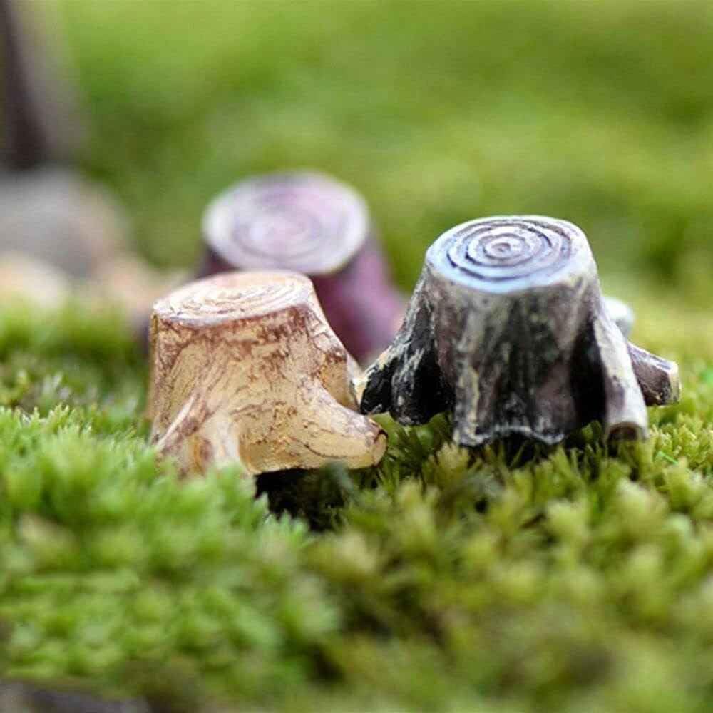 4Pcs Artificial Tree Stump Mini Garden Figurines Stumps Ornaments, Mini Root Stump Fairy Garden Miniatures Gnomes Moss Terrariums Resin Crafts Figurines for Home Deco