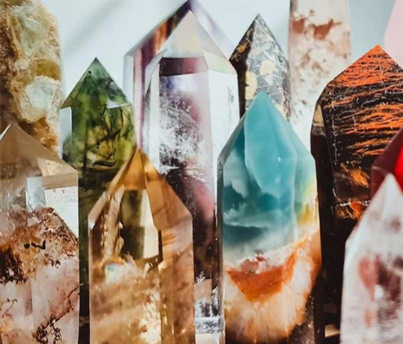LAIDANLA Clear Quartz Healing Crystals Wands 3.5-4" Polishing Natural Reiki Energy Wand Stone Hexagonal Point Large Crystal Gemstones for Meditation Therapy Crystal Grid Decoration 1Pcs