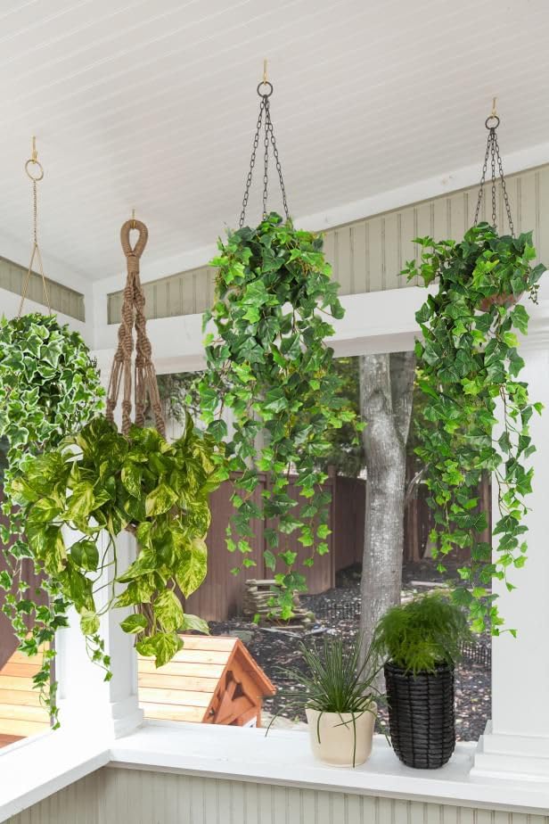 RECUTMS 2 Strands Artificial Vines Ivy Garland 39.4inch Fake Vines with Silk Green Leaves Faux Hanging Plants Greenery Decorations for Bedroom Table Centerpieces Wall Party Wedding Room Decor