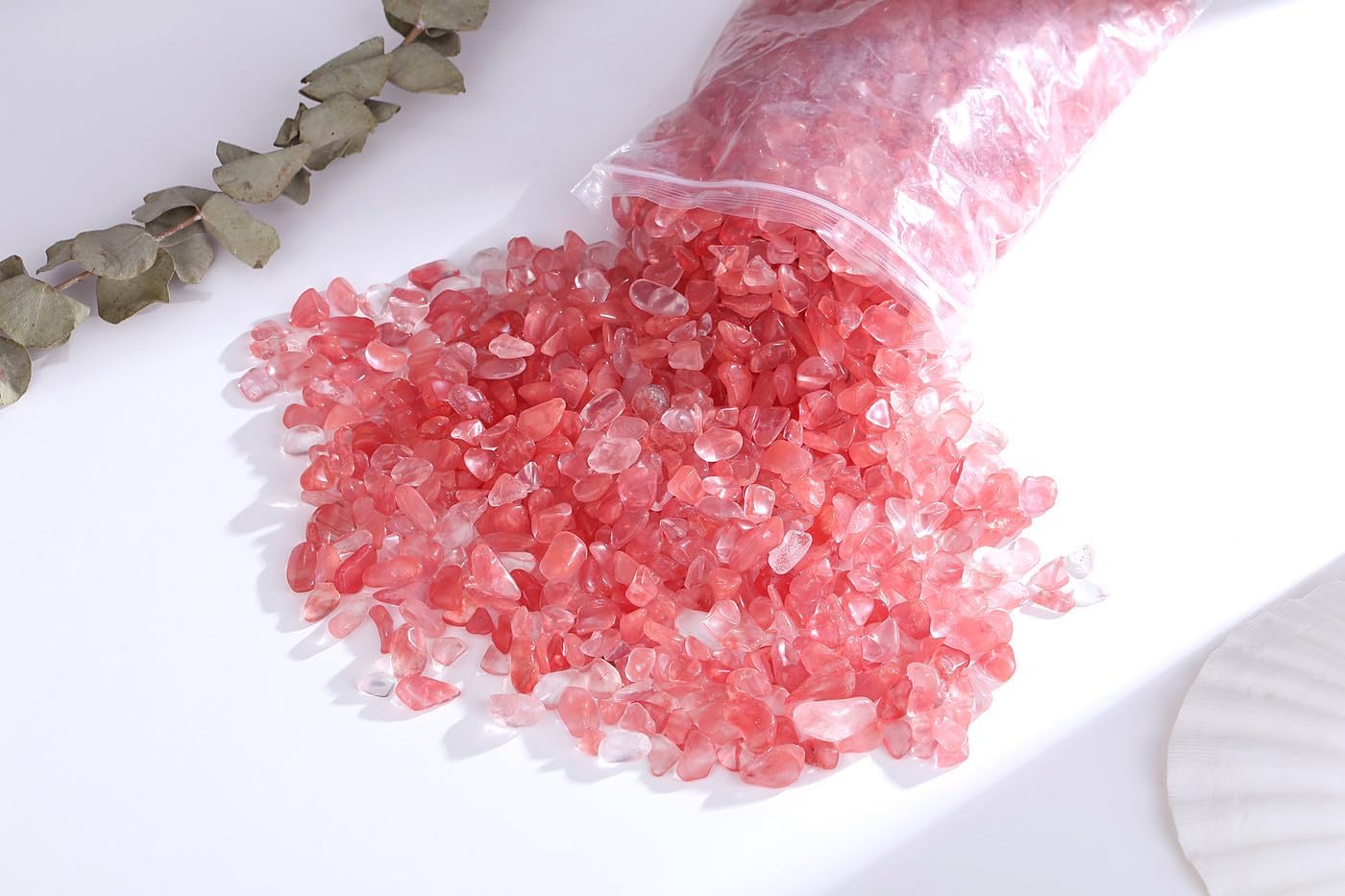 QINJIEJIE 0.9Lbs Cherry Quartz Crystal Chips Rocks for Plant Bulk Decorative Aquarium Gravel Stones Terrarium Sand Small Turtle Rocks Fish Tank Pebbles Decor Vase Filler for Planter