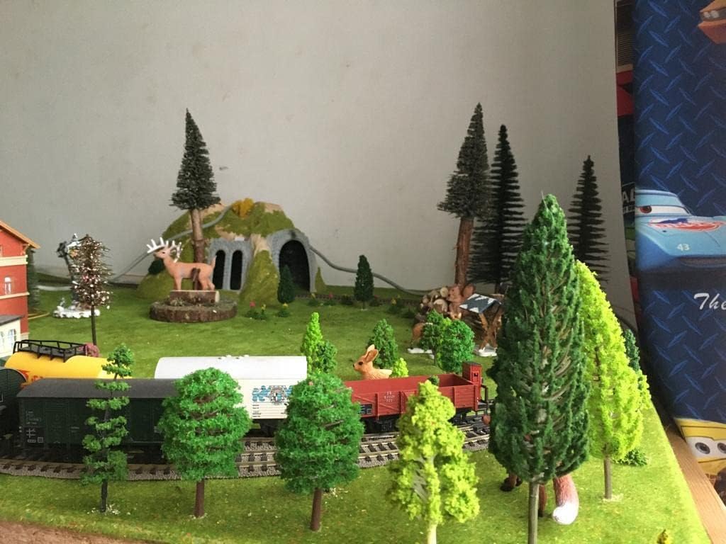 Mixed Model Trees, 70pcs, 1.5-6 inch(4-16 cm), Ho Scale Bushes with Animals Figures, Plastic Trees for Projects, Model Train Scenery