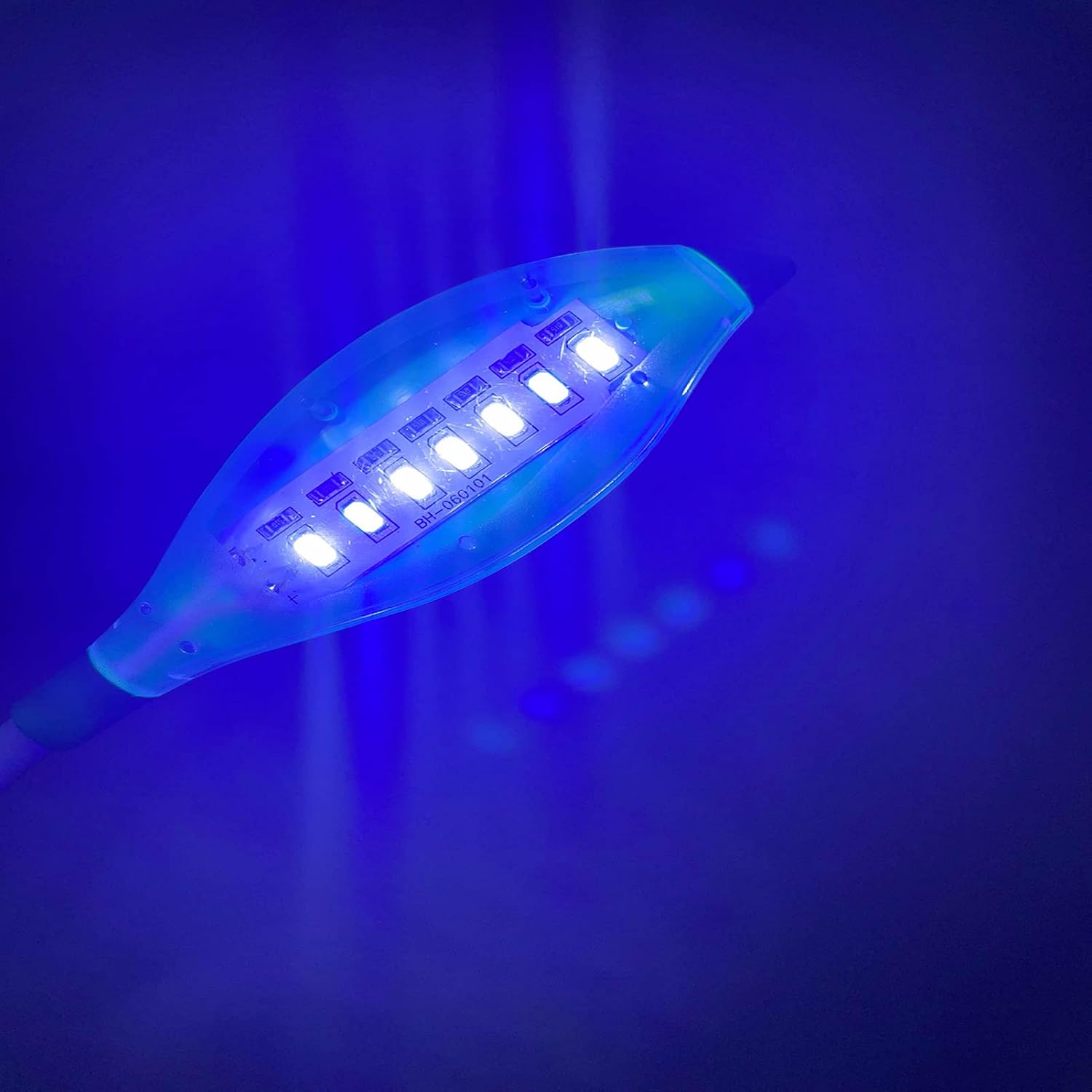 Aquarium Mini USB Lamp Tortoise Fish Aquarium Clip On Leaf Light for Aquatic Plant Growing with US Plug( Light-Green)
