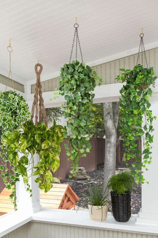 RECUTMS 39.4’’ Fake Ivy Vine Hanging Plant Greenery Artificial Leaves Garland for Indoor Outdoor House Room Patio Shelf Office Wedding Decor (Green and White)