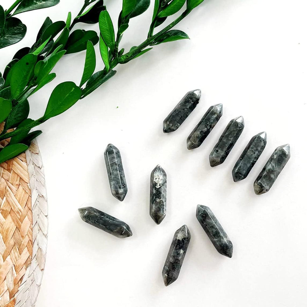 ZHIYUXI Black Labradorite Crystal Healing Crystals Labradorite Stone Stones and Crystals Gemstone Tumbled Polished Energy Reiki Healing Stones Crystal Wands DIY Decor Gifts 10 Pcs