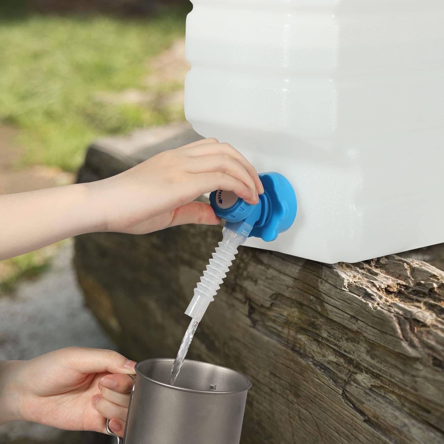 3.9 Gallon/15L Water Container with Spigot, Portable BPA Free Water Jug, Multifunction Water Tank for Camping Outdoor Hiking Picnic Supplies, 4 Pack