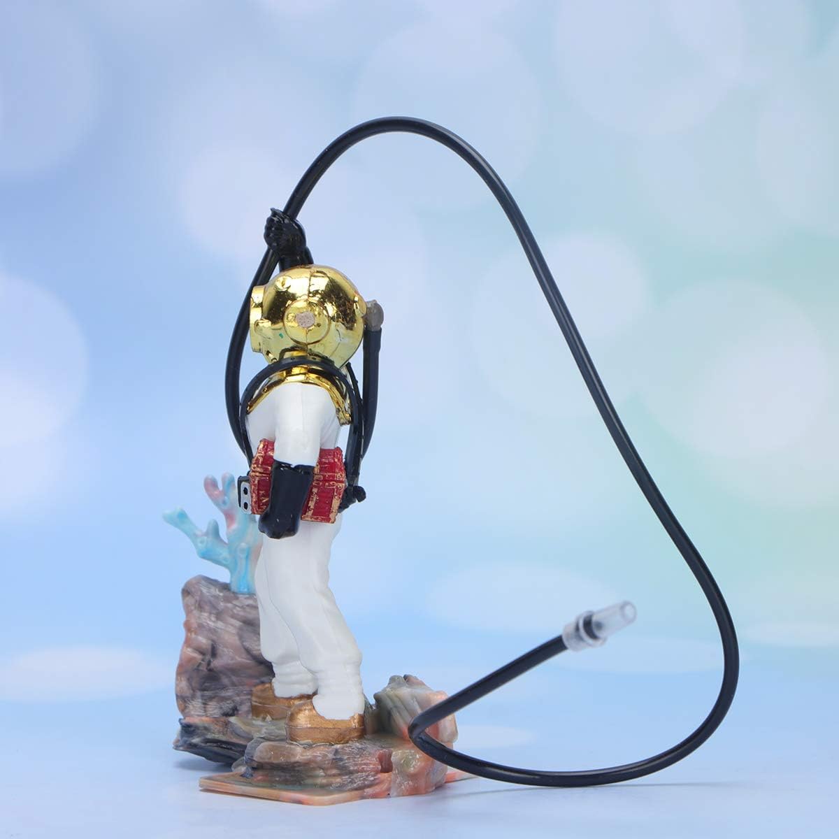 TEHAUX Diver Fish Tank Decoration with Bubble Effect for Fresh and Saltwater Aquariums Resin Scuba Diver Ornament Floating Aquarium D Cor with Suction Cup 7.5X9X3 Inches