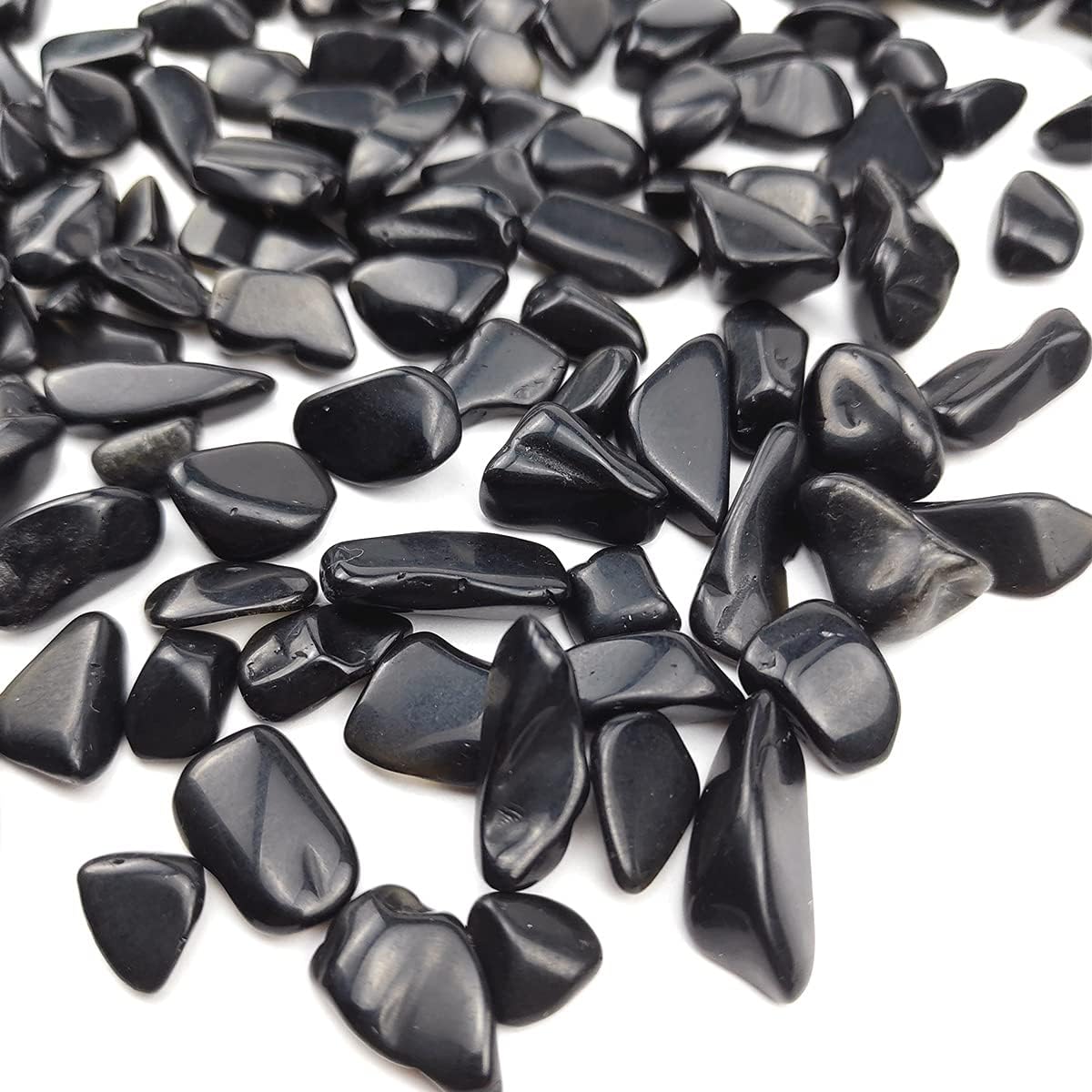 WAYBER 2 Lbs/920g Black Obsidian Quartz Crystal Stones Irregular Decorative Rocks Aquarium Pebbles Gravels for Fish Turtle Tank/Succulent Plants/Air Plants Decoration (Fill 2 Cups)