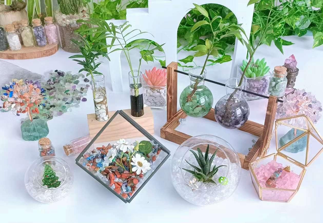 LAIDANLA Red Jasper Crushed Stone Crystal Chips Bulk Natural Gemstones Healing Reiki Crystals Mini Quartz Vase Filler Aquarium Gravel 0.55lb