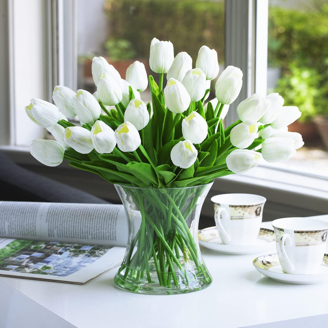 Enova Floral Unique Bouquet Vase, 5.5" W 6" H, Clear Short Hurricane Concaved Glass Flowers Vase for Home Wedding Event Decor (1 Piece)