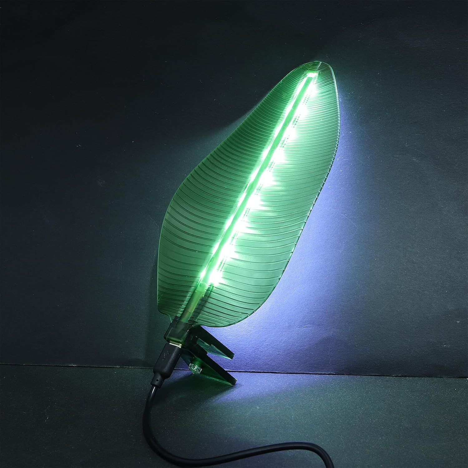 USB LED Aquarium Light for Small Fish Tanks Energy-Saving Aquarium Lamp for Betta Fish Easy Installation Bright Underwater Illumination Enhances Aquatic Plants and Creatures