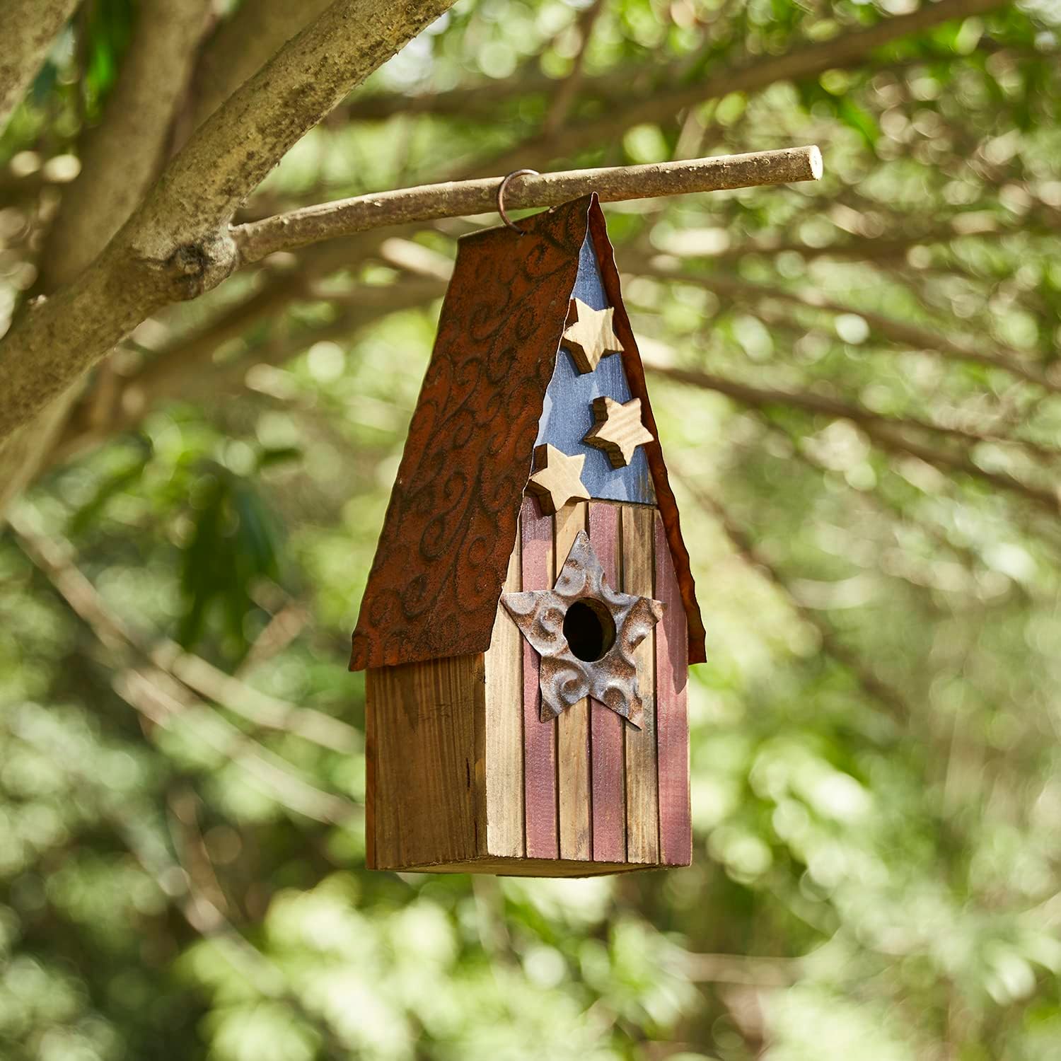Glitzhome Wooden Hanging Patriotic USA Distressed Garden Bird House for Outdoors 12.5" H