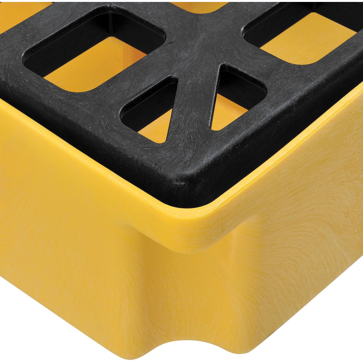 Global Industrial Low Profile Spill Containment Modular Platform, 2 Drum Capacity, 30 Gallon Liquid Capacity, 5000 Lbs Weight Capacity, 51.5"W x 26.25"D x 6.5"H, Yellow