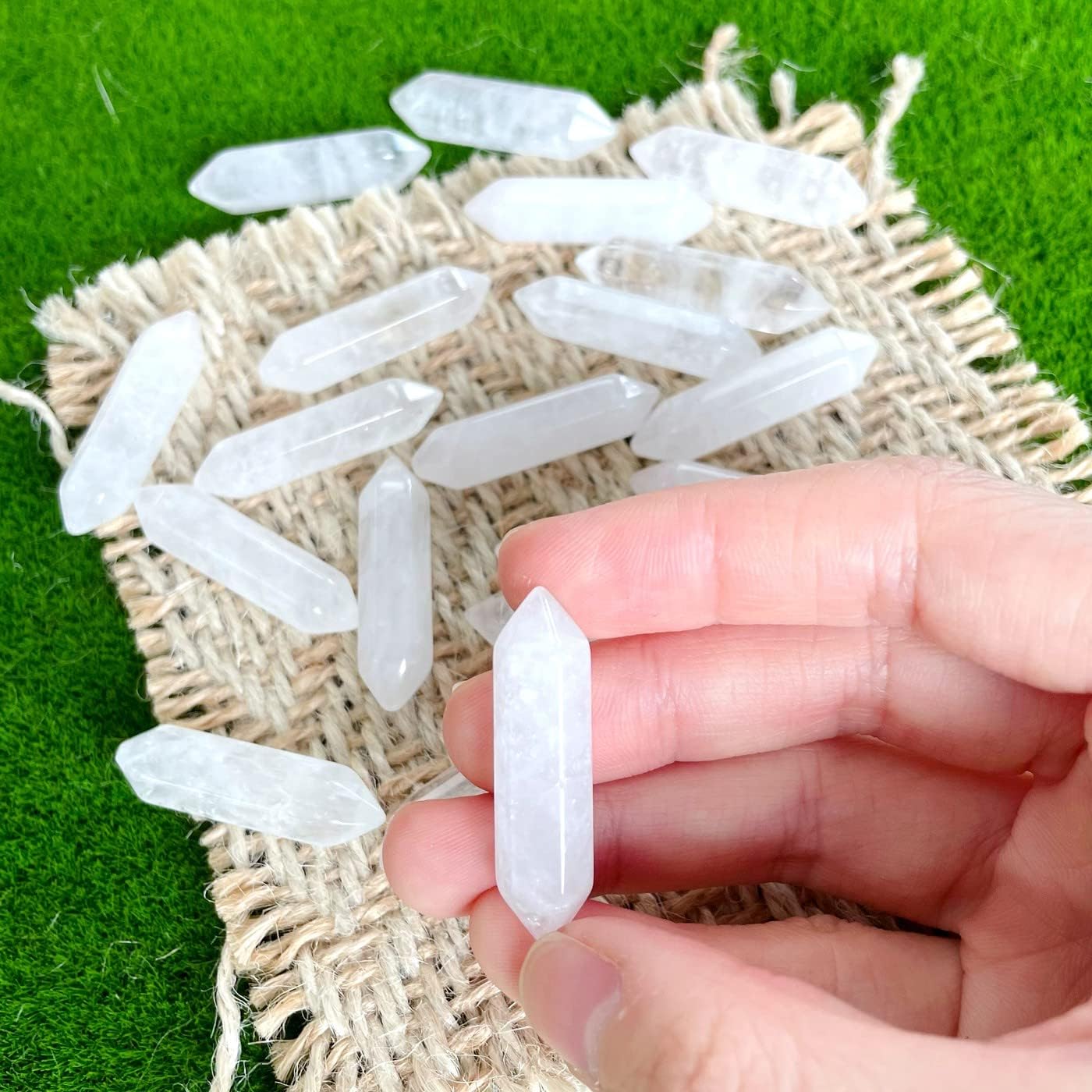 ZHIYUXI 20 Pcs Clear Quartz Crystals Healing Crystals Wand Gemstone Tumbled Polished Energy Reiki Healing Stone Wholesale Crystal Wand Meditation DIY Decor Gifts