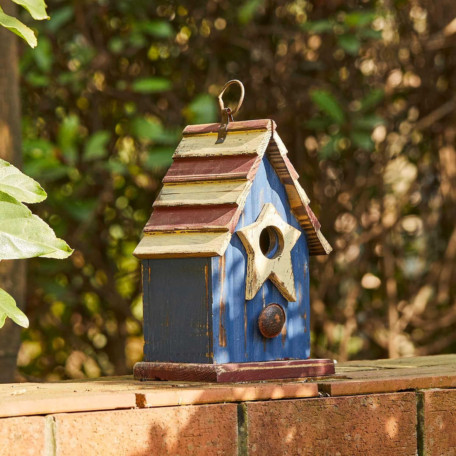 Glitzhome Rustic Patriotic Garden Distressed Wooden Decorative Bird House 9" H
