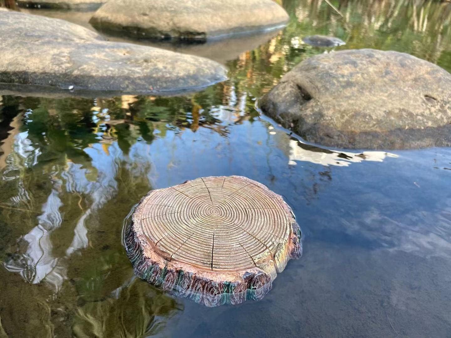 AQUA KT Aquatic Turtle Round Floating Dock Tortoise Bearded Dragon Basking Platform with Suction Cup for Reptile Aquatic Aquarium Decoration