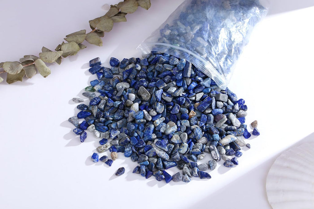 QINJIEJIE Lapis Lazuli Crystals Chips Natural Stone Gravel Bulk Crushed Rocks Pieces Polished Quartz Stone 0.55Lbs Decorative Fish Tank Pebbles Vase Filler Irregular Shaped Tumbled Gemstone for Home