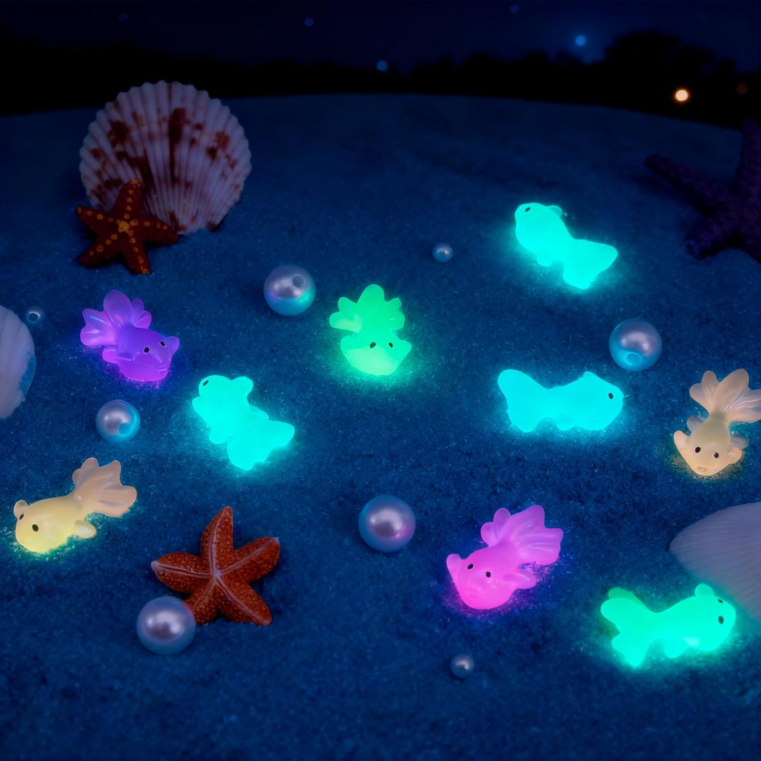 50pcs Mini Resin Fish Glow in The Dark, Mixed Color Miniature Luminous Fish Ornament, Cute Tiny Animal Figures for Aquarium, Landscape, DIY Crafts Decor -Random Color