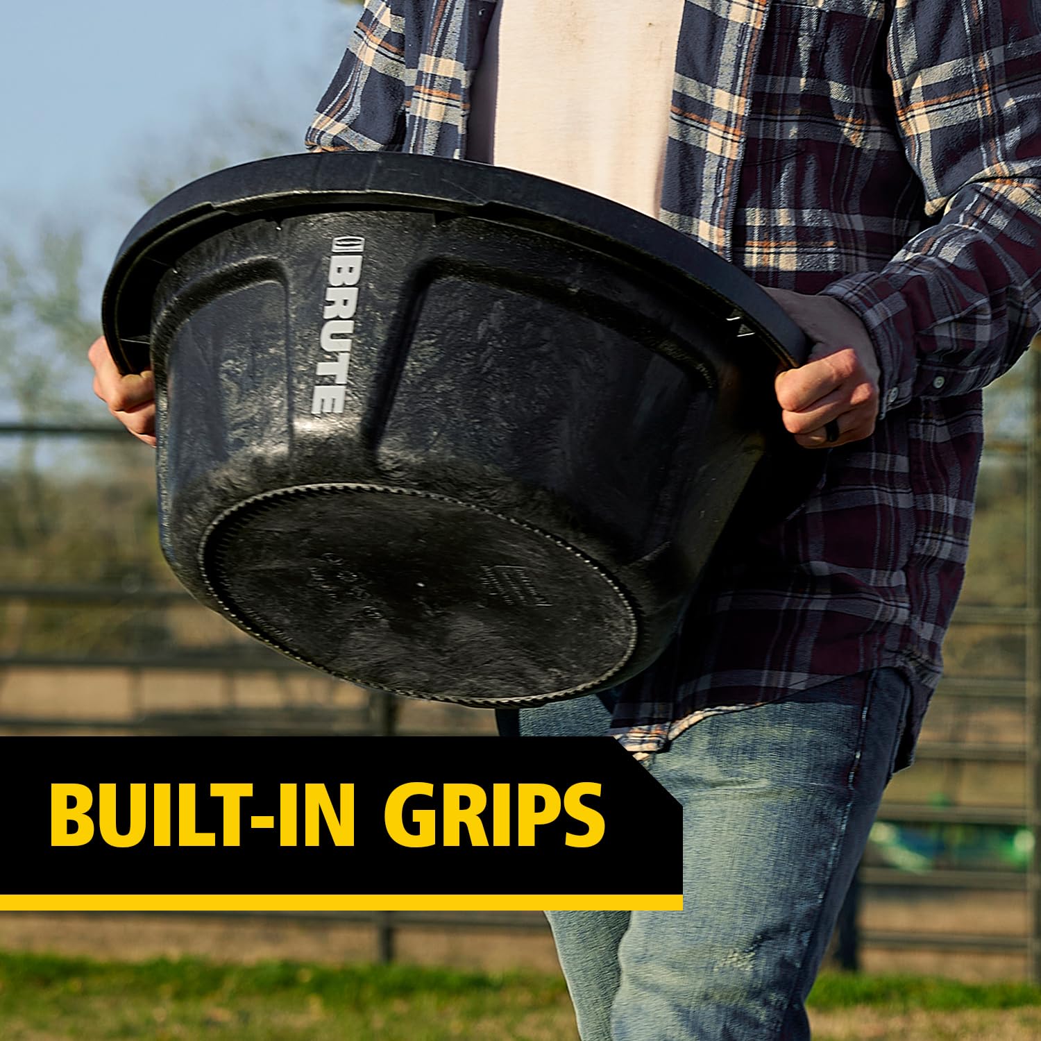 Rubbermaid Commercial Products BRUTE 6-Gallon Feed Storage Container with Rodent-Proof EDGELOCK Lid, RigidCell Construction, Stackable & Nestable, Made in USA