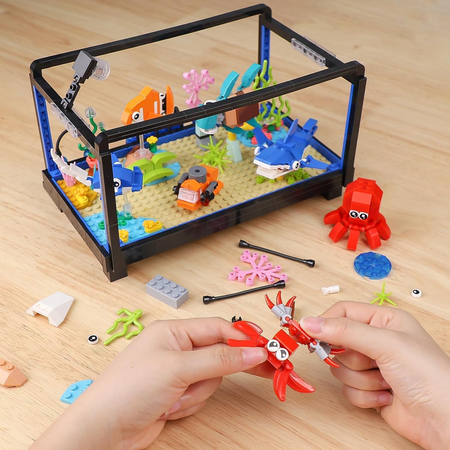 Fish Tank Building Set,Compatible with Lego Aquarium Including Marine Life Animals,Creative Lighting Fish Tank with Submarine Educational Building Toys for Kids 6-12(625Pieces)