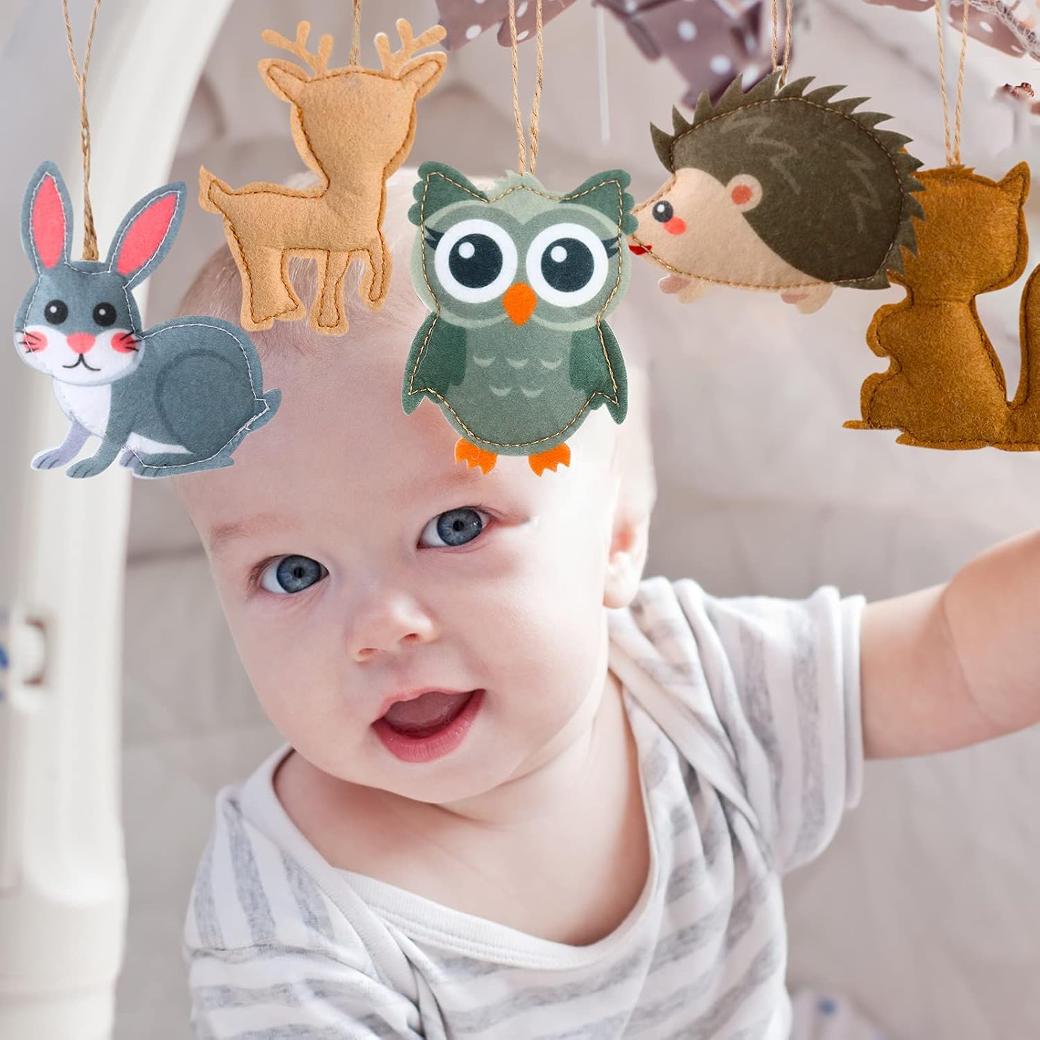 Tegeme 8 Pieces Woodland Animals Ornaments My Forest Friends Felt Animal Hanging Ornament Craft Set Cute Fall Christmas Tree Decor for Backpack Winter Birthday Party Supplies