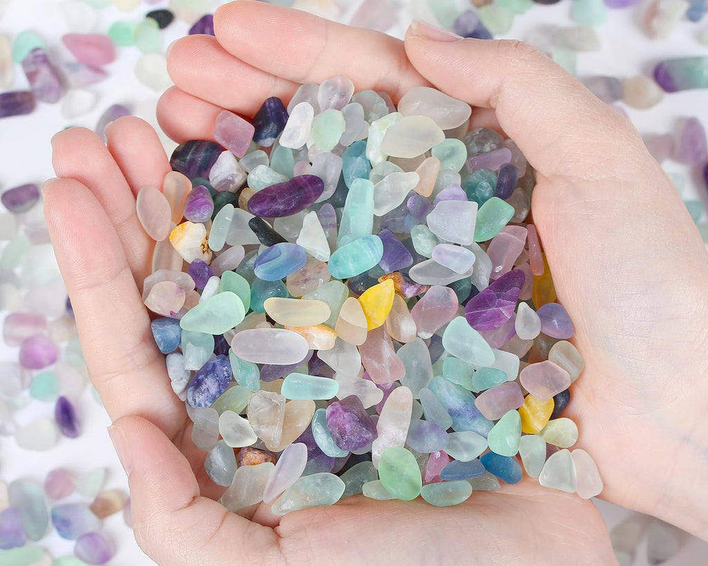 QINJIEJIE 2lbs Fluorite Crystals Aquarium Gravel Stones Tumbled Stone Polished Rocks Colorful Crushed Reiki Healing Crystal Quartz Home Decor Betta Fish Tank Succulent Vase Filler Landscape Ornament