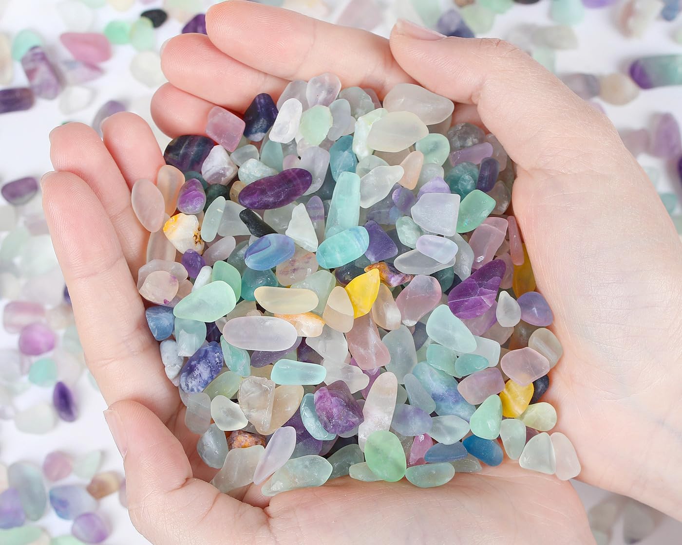 QINJIEJIE 2lbs Fluorite Crystals Aquarium Gravel Stones Tumbled Stone Polished Rocks Colorful Crushed Reiki Healing Crystal Quartz Home Decor Betta Fish Tank Succulent Vase Filler Landscape Ornament