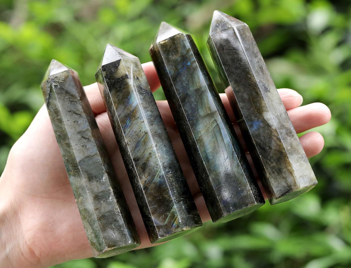 LAIDANLA Labradorite Healing Crystals Wands 3.5-4" Polishing Natural Reiki Energy Wand Stone Hexagonal Point Obelisk Large Crystal Gemstones for Meditation Therapy Crystal Grid Gifts Decoration 1Pcs