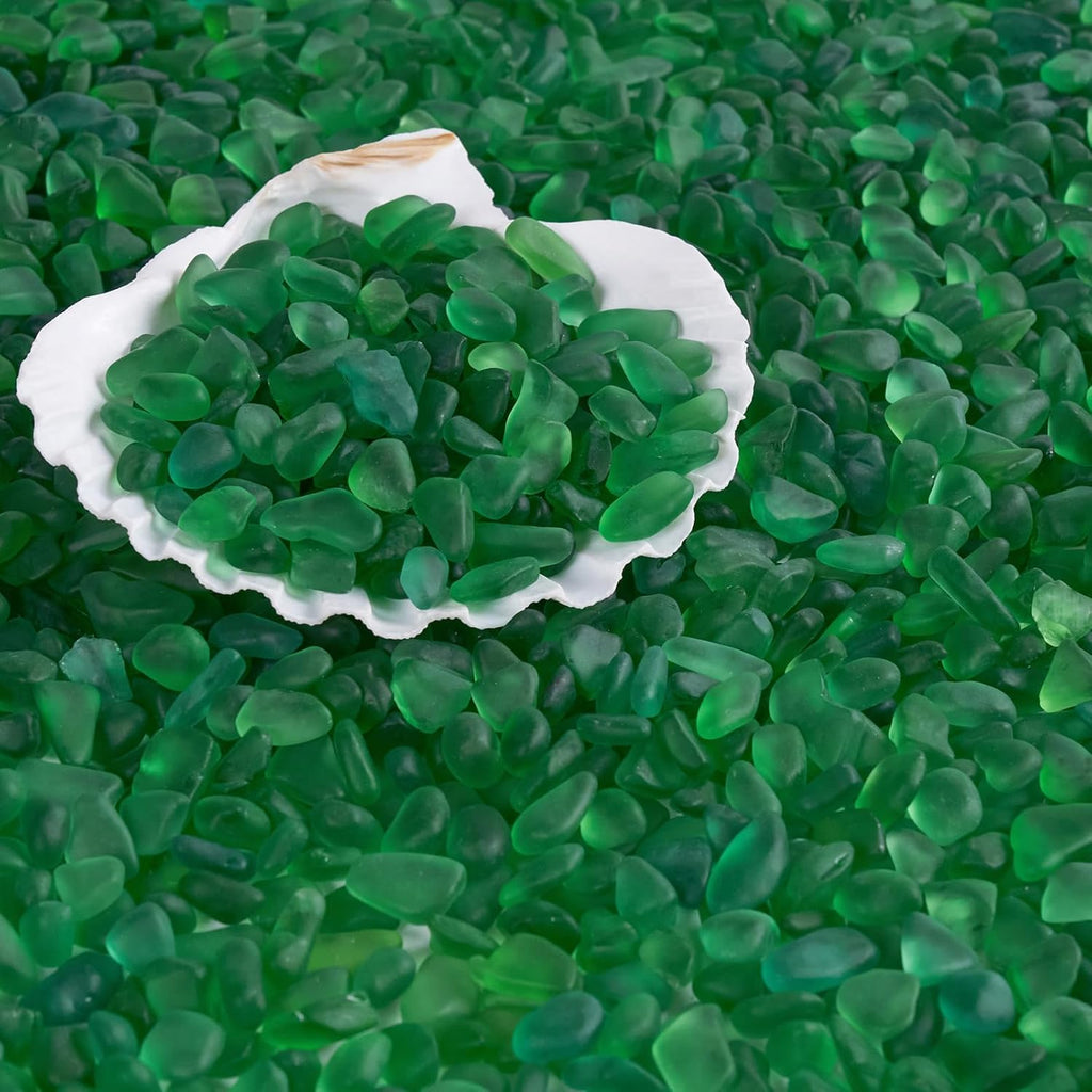 QEQEKAKA Sea Glass Stones for Crafts About 2.75LB (1180g/41.62oz) Green Glass Pebbles Gemstones Bulk for Aquarium Rocks Fish Tank Gravel Green Filler for Vases Centerpieces
