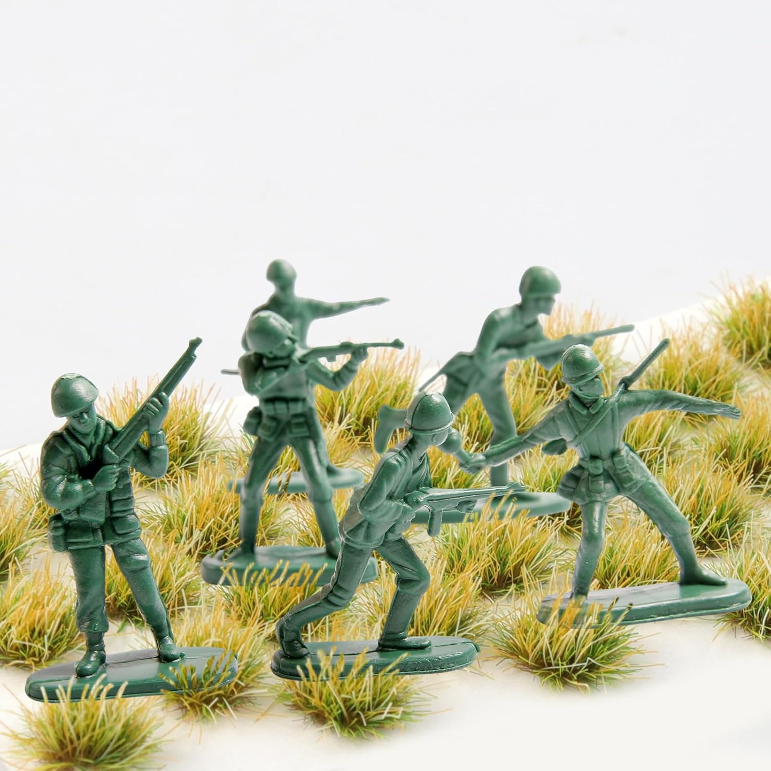 32 Pcs Static Grass Tuft, Model Grass Lowland Shrubs Tuft Terrain Model Artificial Grass for Gaming Terrain Rainforest Diorama Supplies (Winter)