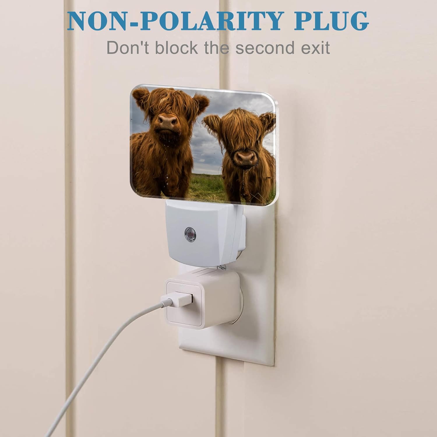 Highland Cows Plug in Night Lights, Cute Highland Cows Nightlight Plug Into Wall Dusk to Dawn Sensor for Kid Girls Boys Women Men Bedroom, Hallway, Kitchen, Bathroom, Stairs Decor