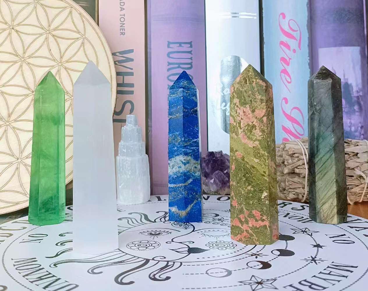LAIDANLA Labradorite Healing Crystals Wands 3.5-4" Polishing Natural Reiki Energy Wand Stone Hexagonal Point Obelisk Large Crystal Gemstones for Meditation Therapy Crystal Grid Gifts Decoration 1Pcs