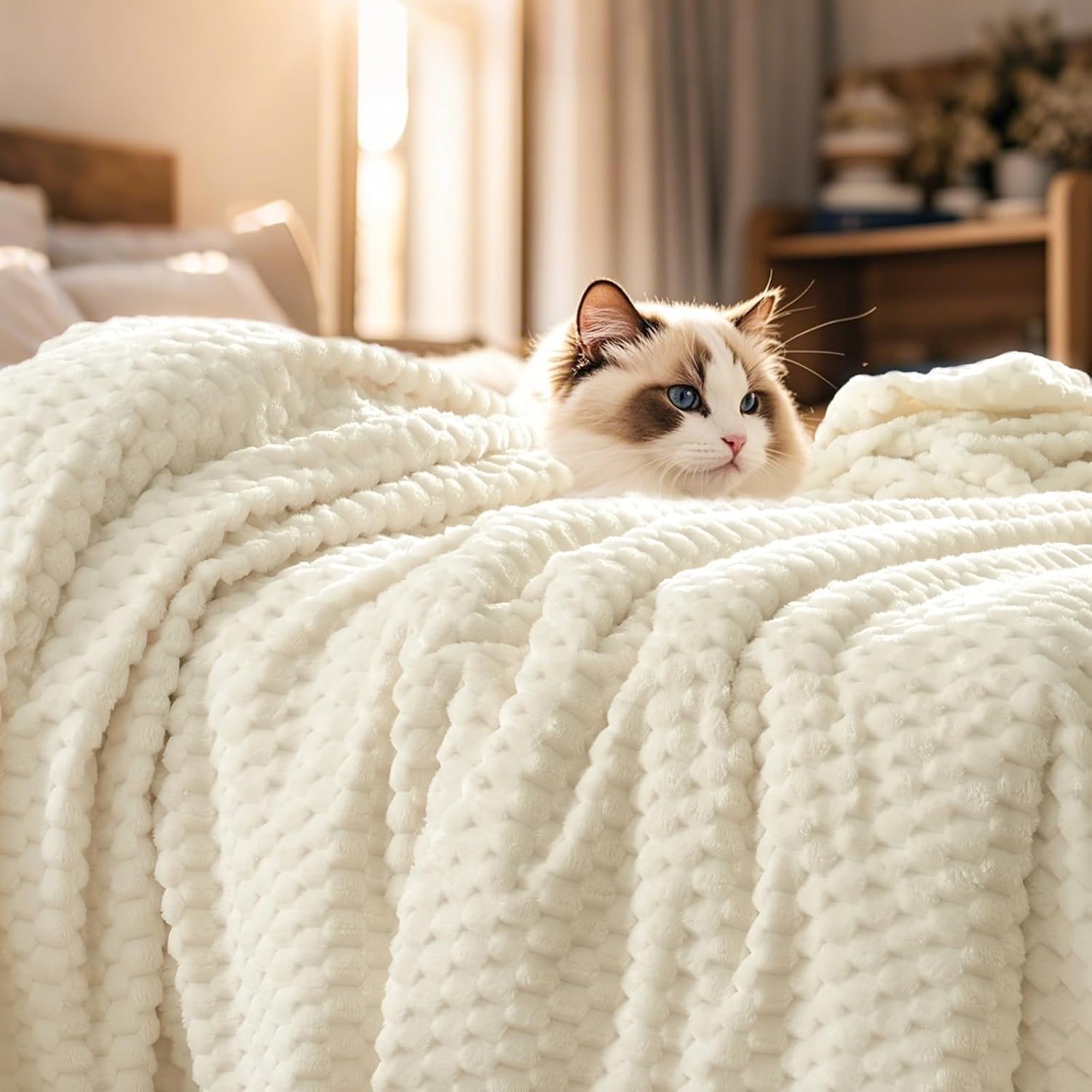 PHF Ultra Soft Flannel Fleece Blanket Twin Size, Lightweight 3D Jacquard Fleece Blanket, No Shedding, No Pilling, Luxury 340GSM Aesthetic Fluffy Cozy Bedding for Bed Room Decor, 66"x90", Cream