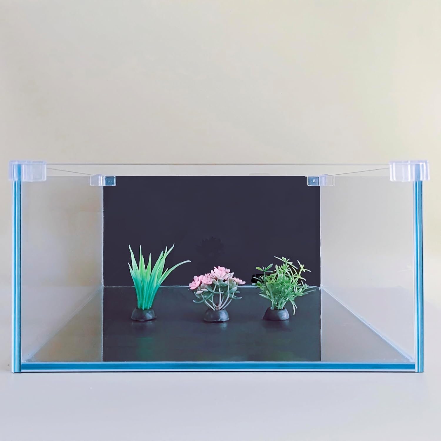 3.5 Gallon Fish Tank 30 * 30 * 15CM- Low Iron Glass Aquarium with Non-Slip Mat, Background Paper & Corner Protectors | Betta, Turtle, Shrimp Habitat Kit | Beginner Friendly Small Aquarium