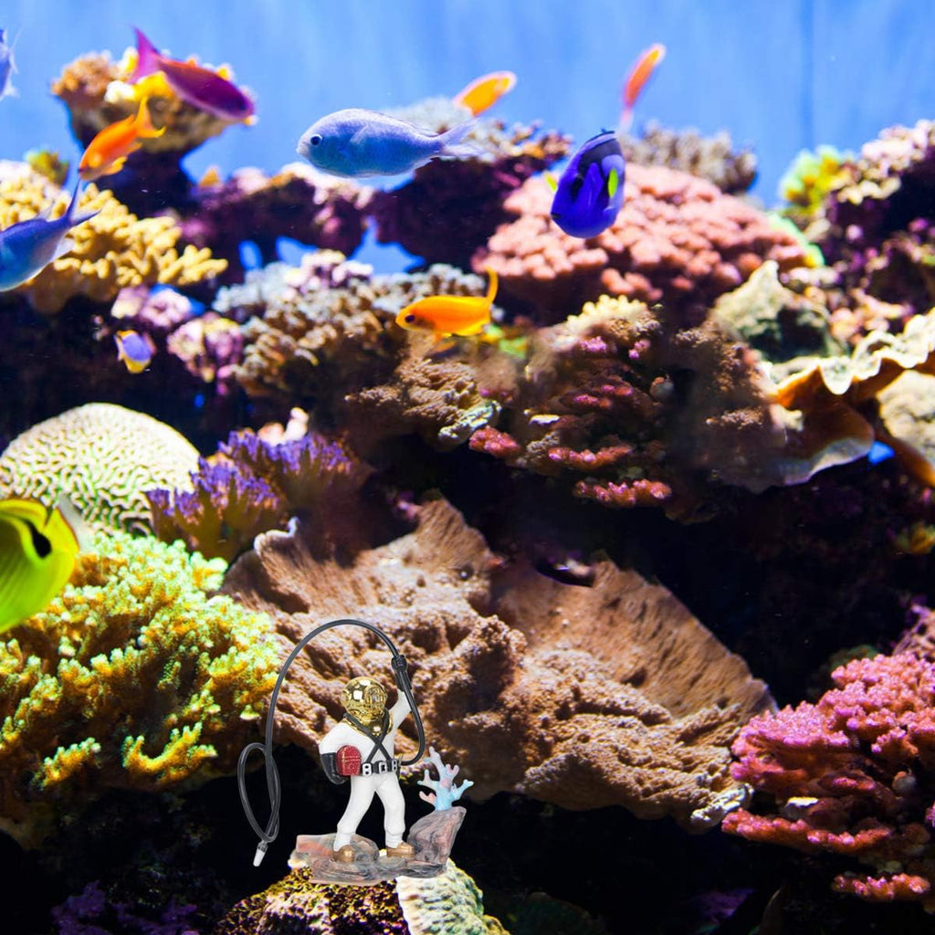 TEHAUX Diver Fish Tank Decoration with Bubble Effect for Fresh and Saltwater Aquariums Resin Scuba Diver Ornament Floating Aquarium D Cor with Suction Cup 7.5X9X3 Inches