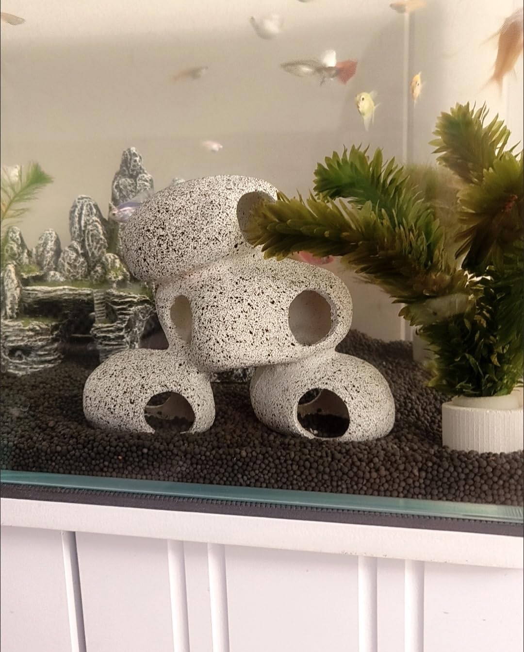Aquarium Rock Decorations Resin Cichlids Rock with Artificial Moss Betta cave Betta Fish Tank Accessories Fish hides for Aquarium (Rock Cave)
