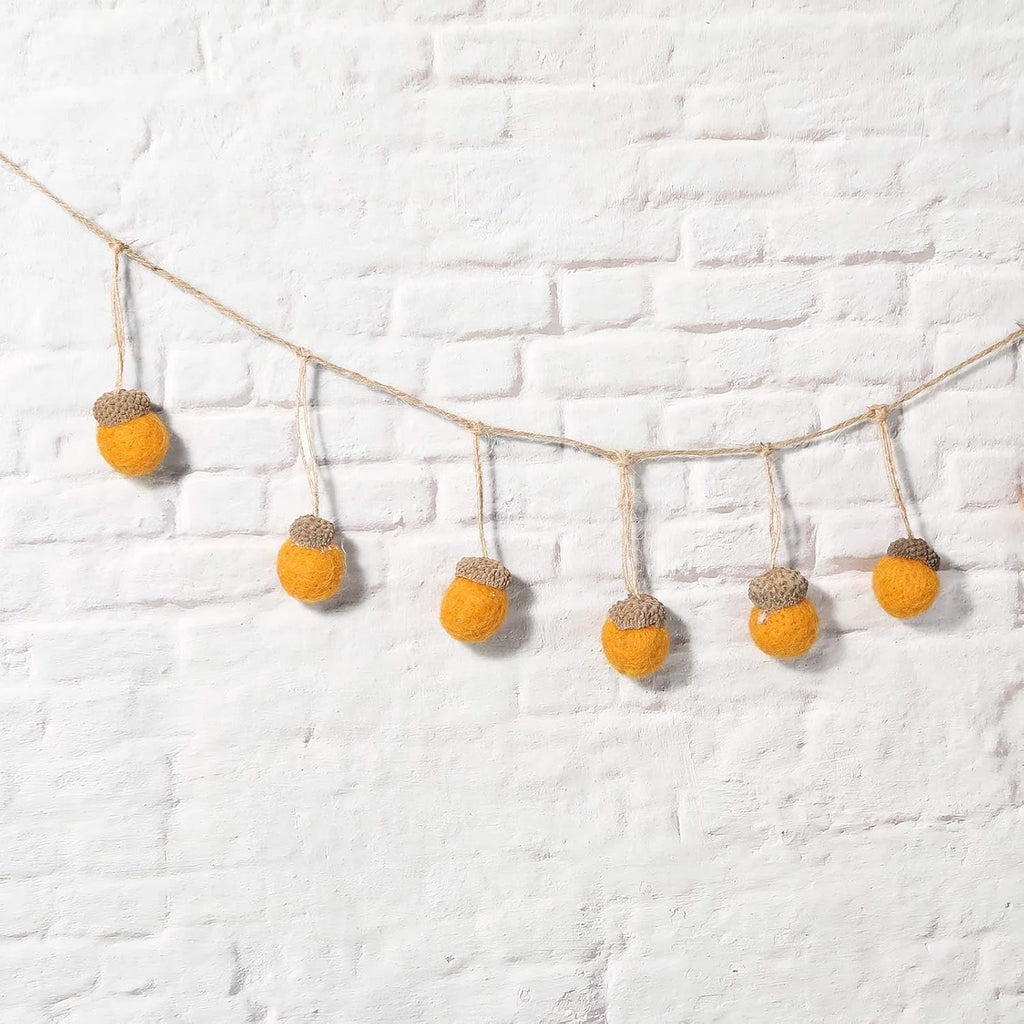 Boao 18 Pcs Felt Acorn Ornaments Fall Christmas Wool Pom Acorn Ball Decor Hanging Pine Cone Garland with 32.8 ft Rope for Thanksgiving Tree Woodland Farmhouse Mantel Wall Decor