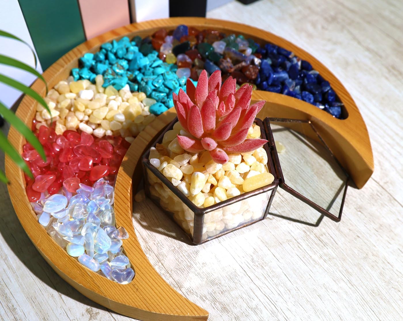 QINJIEJIE Yellow Jade Crystals Chips Natural Stone Gravel Bulk Crushed Rocks Pieces Polished Quartz Stone 0.55Lbs Decorative Fish Tank Pebbles Vase Filler Irregular Shaped Tumbled Gemstone for Home