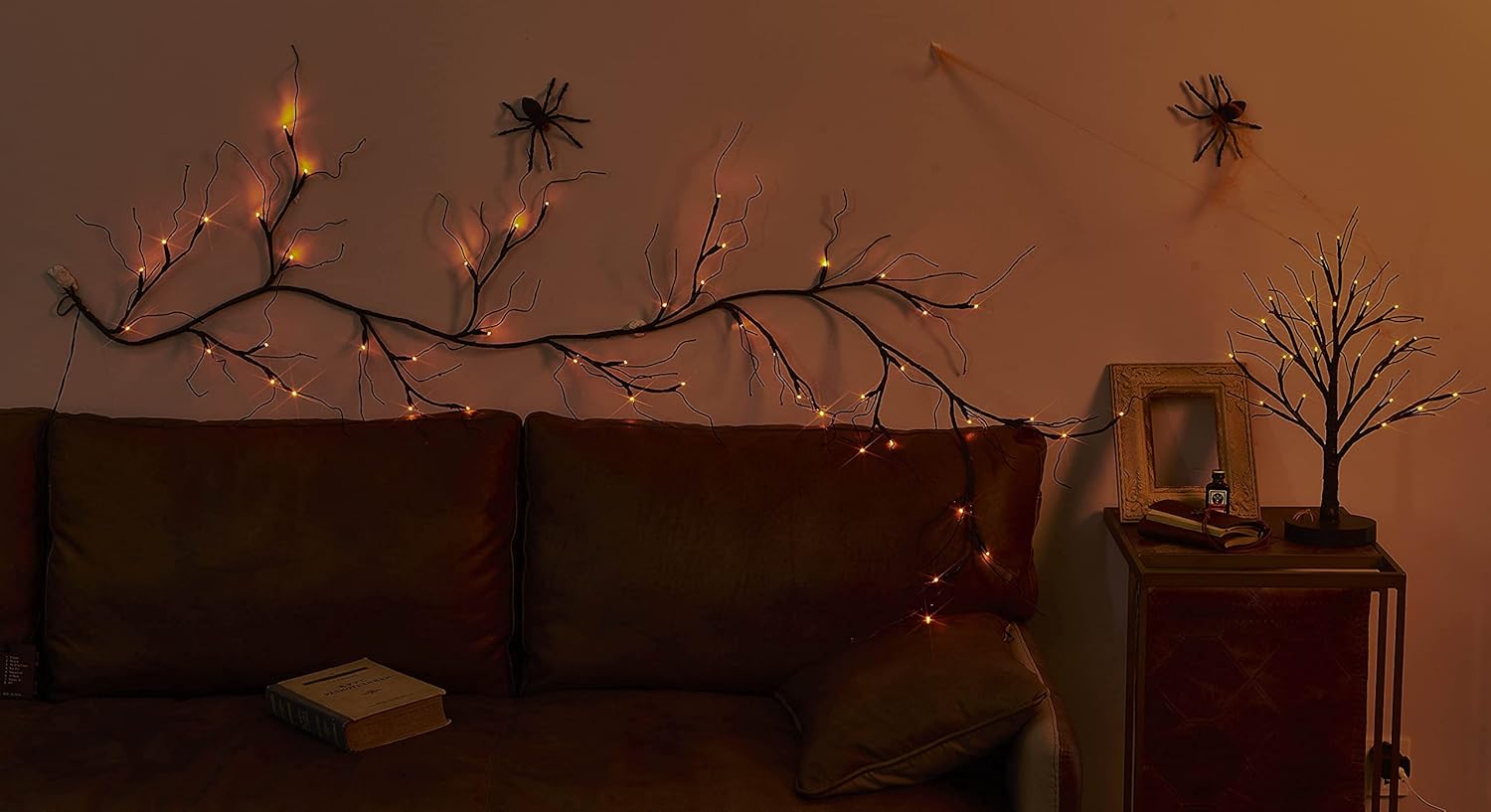 Hairui Lighted Halloween Garland with 48L Orange and Purple Bi-Color LED Lights 8 Functions, Black Glittered Garland Lights Battery Operated 6FT for Indoor Outdoor Halloween Party Decoration