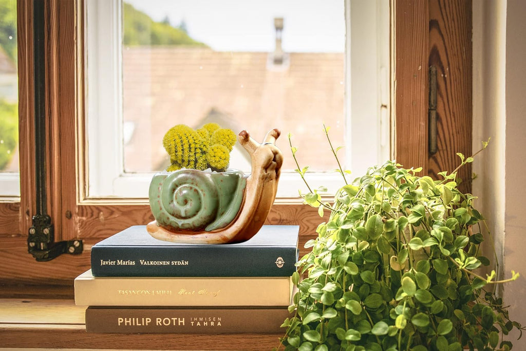 DIYOMR Small Ceramic Planter Pot, 4.3" Vintage Bronze Animal Planters Ceramic Flowerpot Succulent Pots Cactus Pot for Office Home Desktop Decor - Plants Not Included (Snail Pot)