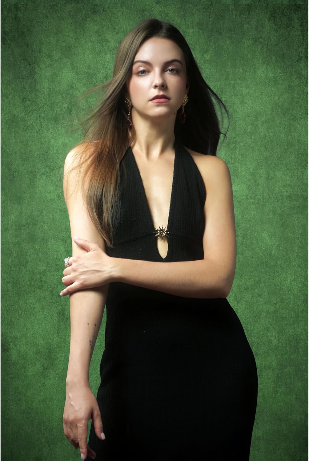 UrcTepics 8×10 ft Green Fabric Photo Backdrops, Classic Abstract Texture Backdrop for Headshots and Portraits, Vintage Photography Background for Studio and Events.