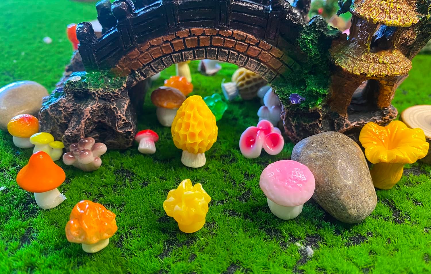 72PCS MiNi Mushroom Tiny Resin Mushroom Figurines 72 Style Mini Mushrooms Small Little Resin in Bulk for Miniature Landscape Aquarium Potted Fairy Garden Home Decor Accessories (Mushroom)