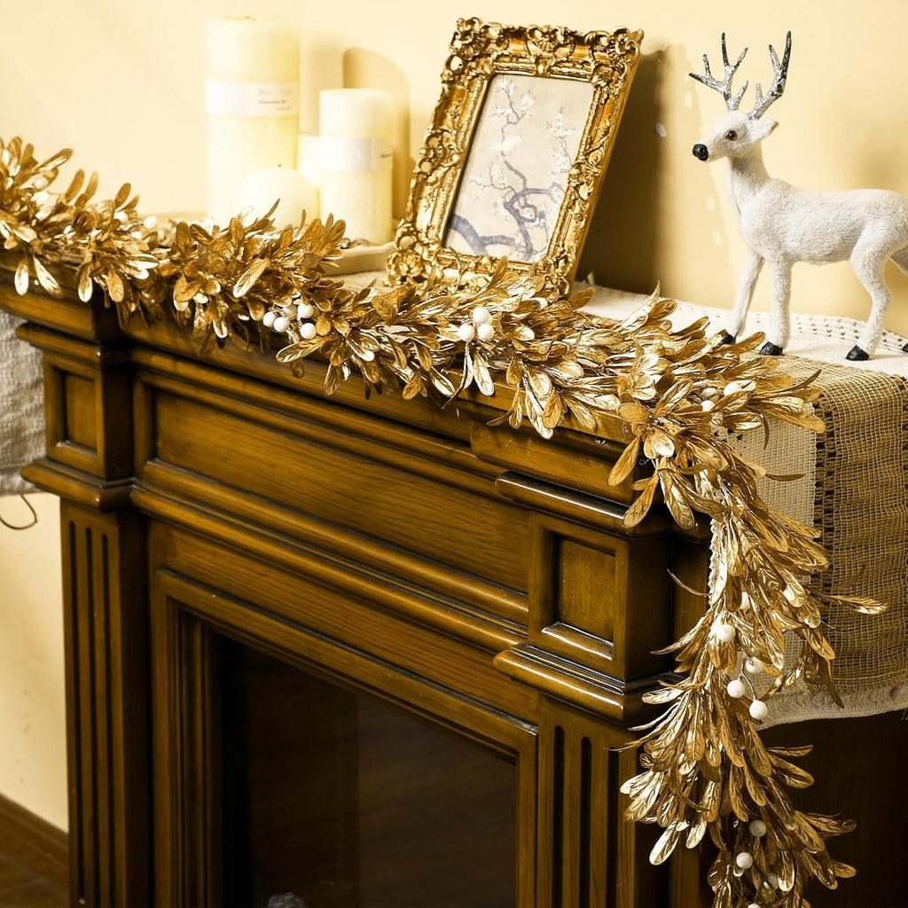 Dingion 9ft Christmas Gold Boxwood Leaf Garland Artificial Leaf Garland with Pearl White Berry for Christmas Fireplace Front Door Stairs Decoration Winter Engagement Birthday Wedding Party Supplies