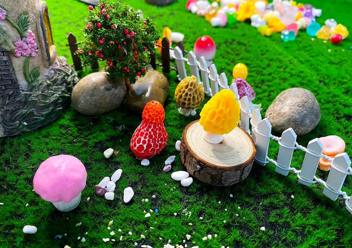 72PCS MiNi Mushroom Tiny Resin Mushroom Figurines 72 Style Mini Mushrooms Small Little Resin in Bulk for Miniature Landscape Aquarium Potted Fairy Garden Home Decor Accessories (Mushroom)