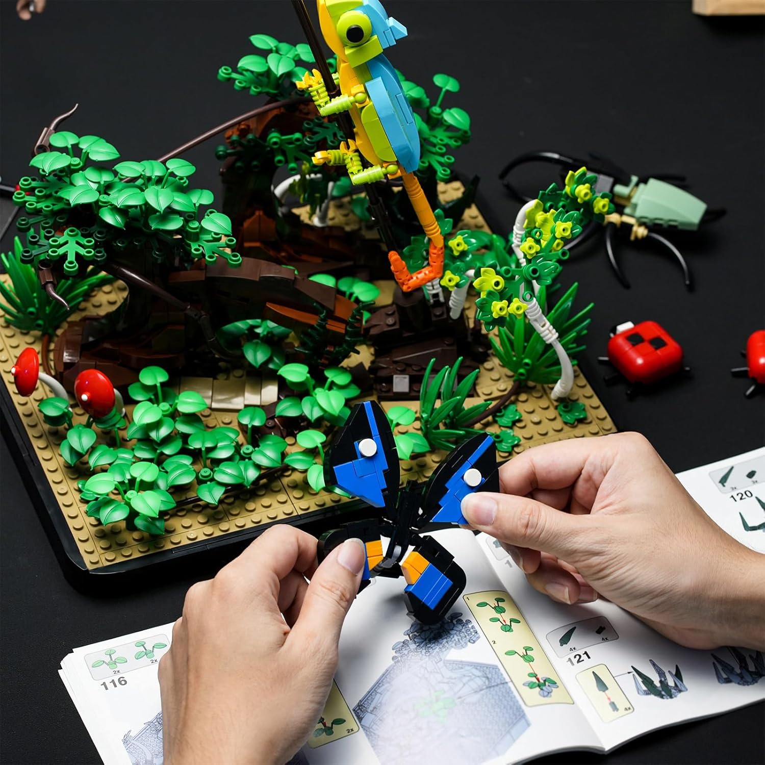 ENJBRICK Flowers Botanical Butterfly Garden Building Set for Adutls,Animals Insect Tank Building Toy Set for Boys and Girls 12 Years Up 1284 PCS