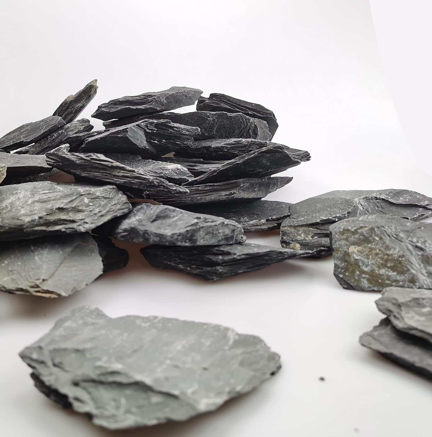 Voulosimi Natural Slate Rocks PH Neutral Stone Perfect Rocks for Aquariums, Landscaping Model,Tank Decoration,Amphibian Enclosures (3.5 LB, 5-7 inch)