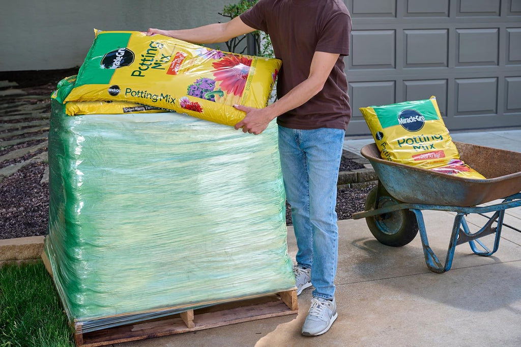Miracle-GRO Potting Mix Bulk Pallet, for Container Plants, Flowers, Vegetables, Shrubs, Annuals, Perennials, 2 cu. ft. Bags, Pallet of 39