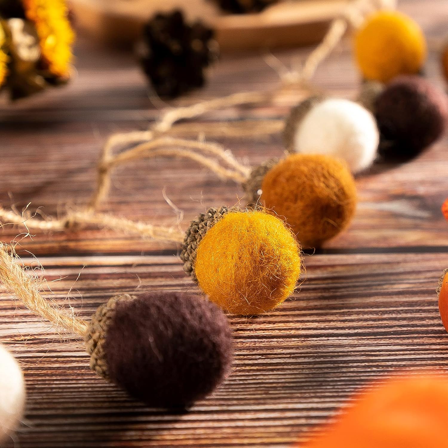 Boao 18 Pcs Felt Acorn Ornaments Fall Thanksgiving Wool Pom Acorn Ball Decor Hanging Pine Cone Garland with 32.8 ft Rope for Christmas Tree Woodland Farmhouse Mantel Wall Decor
