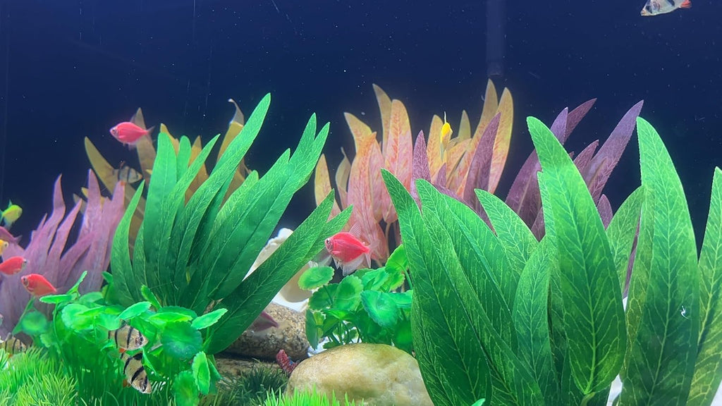 BEGONDIS 2Pcs Artificial Aquatic Plants Set - Lifelike Silk Fabric Leaves for Aquarium Decoration, Easy to Maintain, Vibrant Underwater Garden (Green)