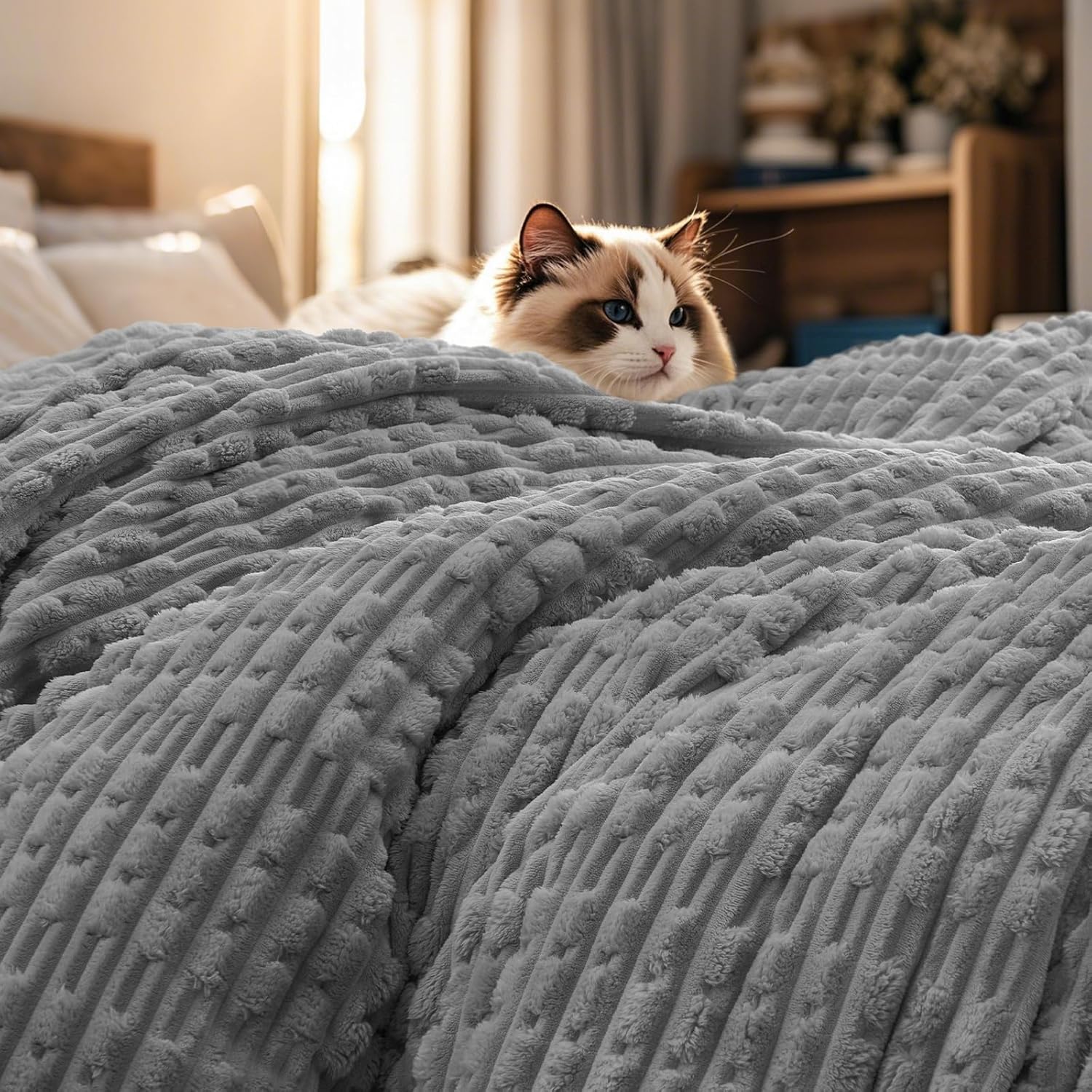 PHF Ultra Soft Flannel Fleece Blanket King Size, Lightweight 3D Jacquard Fleece Blanket, No Shedding, No Pilling, Luxury 340GSM Aesthetic Fluffy Cozy for Bed Room Decor, 108"x90", Frost Gray