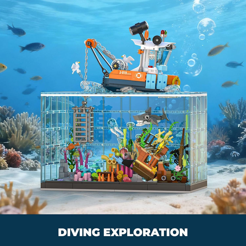 Fish Tank Building Set for Adults, 830PCS Deep Sea Aquarium Building Block Sets with Boat, Compatible with Lego, Education Toys with Shark and Jellyfish, Gift for Kids,Boys and Girls Age 14+